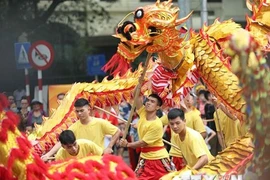 Festival de Danza del Dragón en saludo al 1010 aniversario de fundación de Thang Long-Hanoi