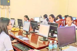 Impartirán curso gratuito de uso de Internet para alumnos vietnamitas