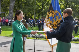 Presidenta de Estonia confía en relaciones más estrechas con Vietnam