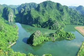  Provincia vietnamita de Ninh Binh por brindar servicios a ocho millones de turistas en 2020