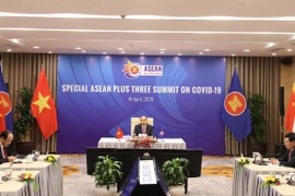 Premier vietnamita califica la coordinación estrecha de ASEAN como factor decisivo contra el COVID-19