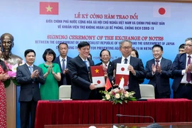 Japón dona casi 17 millones de dólares para la lucha contra COVID-19 en Vietnam