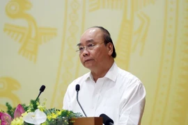 Premier de Vietnam exige maximizar esfuerzos para la recuperación económica