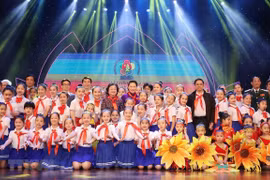 Elogian a alumnos destacados en Vietnam 