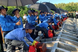 Realizan homenaje póstumo a 52 combatientes voluntarios de Vietnam fallecidos en Camboya