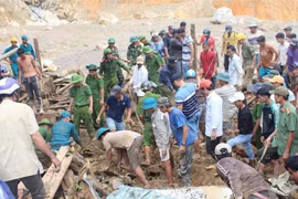Rescatan a 33 personas en deslaves en una comuna de la provincia vietnamita de Quang Nam