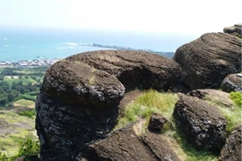 Rocas volcánicas halladas en la isla vietnamita de Phu Quy