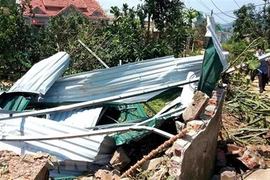 Apoyan a pobladores afectados por desastres naturales en Vietnam