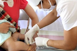 UNICEF y OMS apoyan a Vietnam en la inmunización para niños