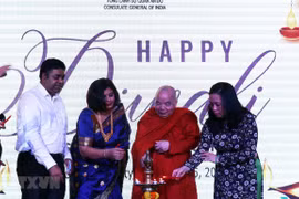 Celebran en Ciudad Ho Chi Minh festival hindú de las luces Diwali