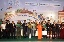 Ciudad Ho Chi Minh da la bienvenida a los primeros visitantes en 2020