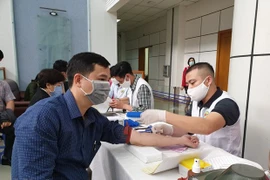 Máximo dirigente político de Vietnam llama a la ciudadanía a donar sangre