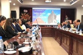  Presentan en idioma vietnamita libro del gran poeta símbolo de Kazajstán