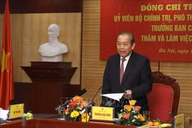  Representantes del Gobierno vietnamita felicitan a policías y pobladores en ocasión del Tet