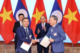 Empresa vietnamita firma acuerdos para comprar electricidad de Laos