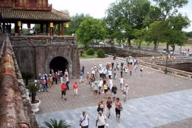 Turistas vietnamitas ansiosos por realizar viaje doméstico