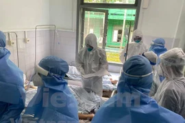 Suman 962 casos de coronavirus en Vietnam