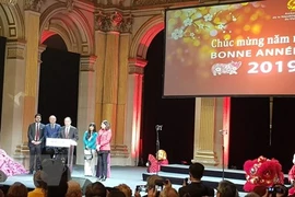 Celebran estudiantes vietnamitas en Francia el Año Nuevo Lunar