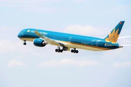 Aumentan aerolíneas vietnamitas vuelos para satisfacer demanda del Tet