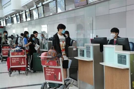 Más de 310 vietnamitas regresan al país desde Corea del Sur