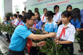 Niños en Ciudad Ho Chi Minh por proteger medio ambiente 