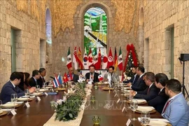 El gobernador Esteban Villegas Villarreal recibe a la delegación del Comité en México de la Asociación de Naciones del Sudeste Asiático (ASEAN). (Foto: VNA)