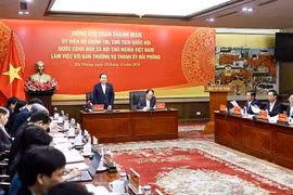 El presidente de la Asamblea Nacional, Tran Thanh Man, se reúne con el Buró Ejecutivo del Comité partidista de la ciudad de Hai Phong. (Foto: VNA)