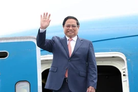 Premier vietnamita parte de Hanoi para reunión del FEM y sesiones de trabajo en China