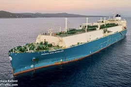 Grupo vietnamita recibe primer barco transportador de gas natural licuado