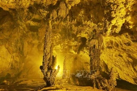 Descubran la magnífica belleza de la cueva Nguom Ngao en Cao Bang