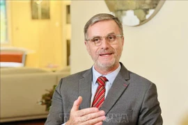 El embajador francés en Vietnam, Olivier Brochet. (Fuente: VNA)