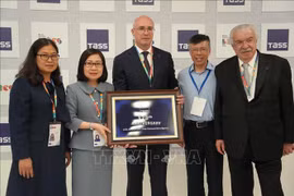 La delegación de la Agencia Vietnamita de Noticias, encabezada por su subdirector general Doan Tuyet Nhung, asistió al Foro de Medios de los BRICS. (Fuente: VNA)