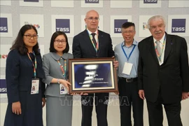 La delegación de la Agencia Vietnamita de Noticias, encabezada por su subdirector general Doan Tuyet Nhung, asistió al Foro de Medios de los BRICS. (Fuente: VNA)