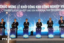 En la ceremonia de inicio de cosntrucción del parque industrial Vietnam-Singapur (VSIP) en Lang Son (Fuente: VNA)