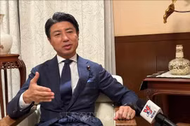 El miembro de la Cámara de Representantes de Japón, Aoyagi Yoichiro, durante la entrevista con la Agencia Vietnamita de Noticias (Fuente: VNA)