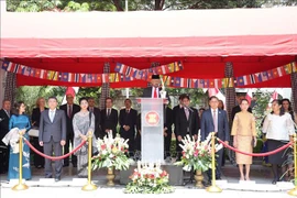 En la ceremonia de izamiento de bandera de la ASEAN en México (Fuente: VNA)