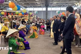 Un espectáculo de Vietnam en la feria de París (Fuente: VNA)