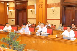 El secretario general del Partido Comunista y presidente de Vietnam, To Lam, preside la reunión (Fuente: VNA)