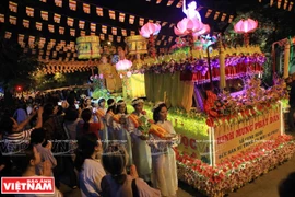 [Fotos] La procesión de Śarīra en el Día de Vesak