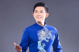 Realizan en Hanoi presentación artística de "Ao dai" para hombres
