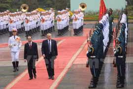 Presidente de Vietnam recibe a su homólogo estadounidense, Donald Trump