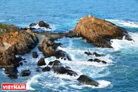 [Fotos] Belleza de la costa rocosa de Mong Rong en provincia norvietnamita de Quang Ninh