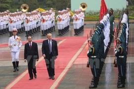 Presidente de Vietnam recibe a su homólogo estadounidense, Donald Trump