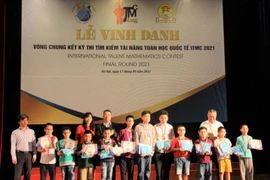 Estudiantes vietnamitas ganan 16 medallas de oro en concurso internacional de matemáticas