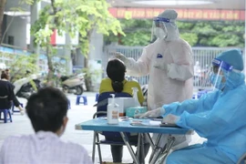 Hanoi cerca de completar tercera fase de pruebas del COVID-19 a gran escala
