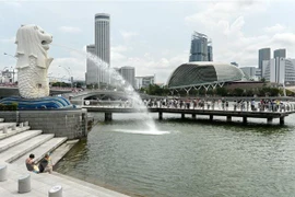 Singapur endurece restricciones para trabajadores extranjeros