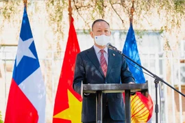Exhibición de pinturas marca 50 aniversario de nexos diplomáticos Vietnam-Chile
