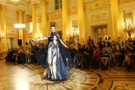 Ao Dai vietnamita impresiona a fotógrafa rusa