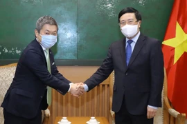 Exhortan a banco japonés SMBC incrementar inversiones en Vietnam
