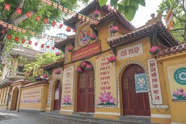 Refuerzan medidas preventivas contra el COVID-19 en organizaciones religiosas en Vietnam
